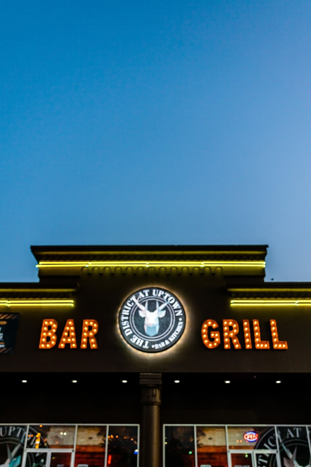 District At Uptown Bar&Grill | restaurant | 137 E Nolana Ave, McAllen, TX 78504, USA | 9562224134 OR +1 956-222-4134