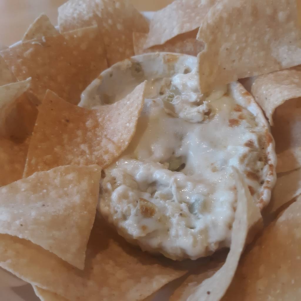 Quirks Great Neck | restaurant | 1336 N Great Neck Rd, Virginia Beach, VA 23454, USA | 7574811600 OR +1 757-481-1600