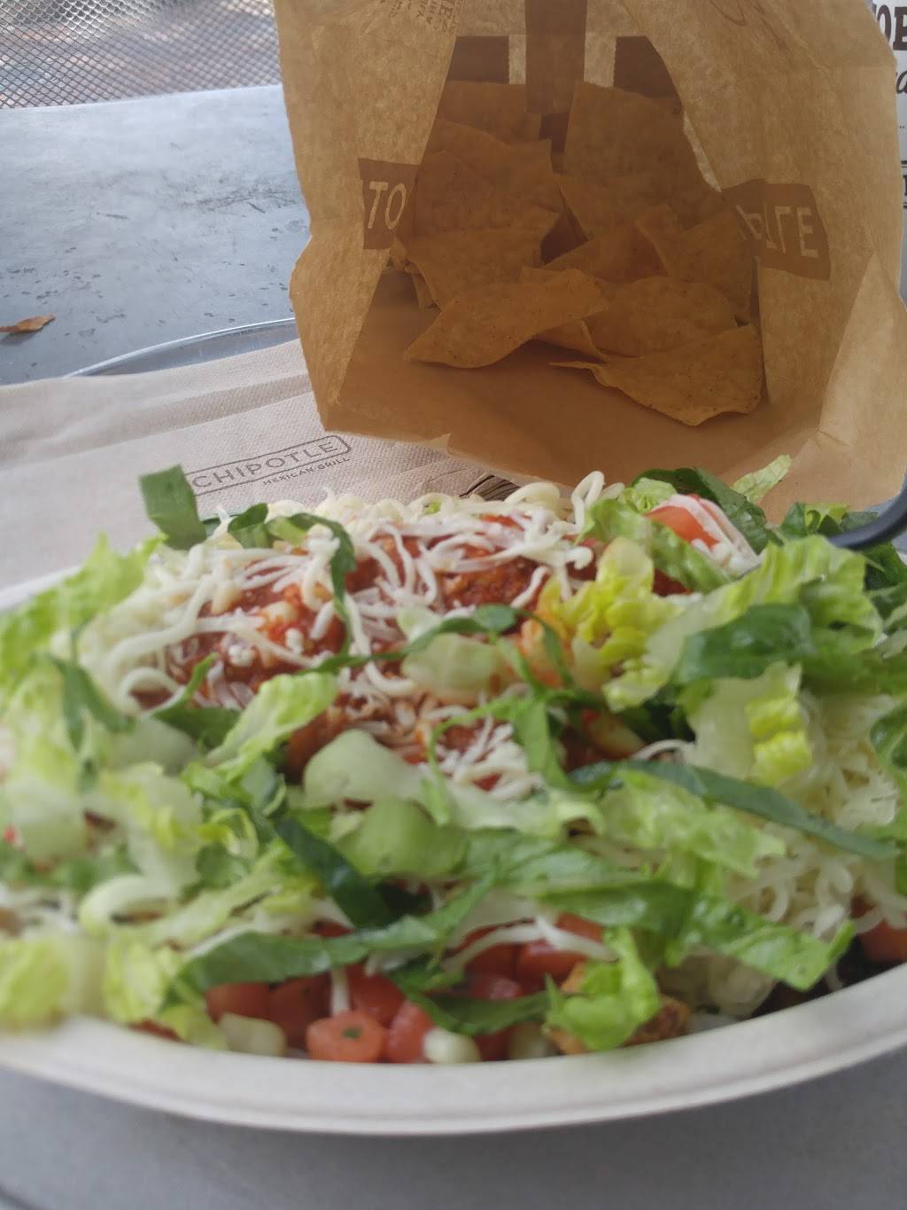 Chipotle Mexican Grill | restaurant | 4489 N High St, Columbus, OH 43214, USA | 6142635547 OR +1 614-263-5547