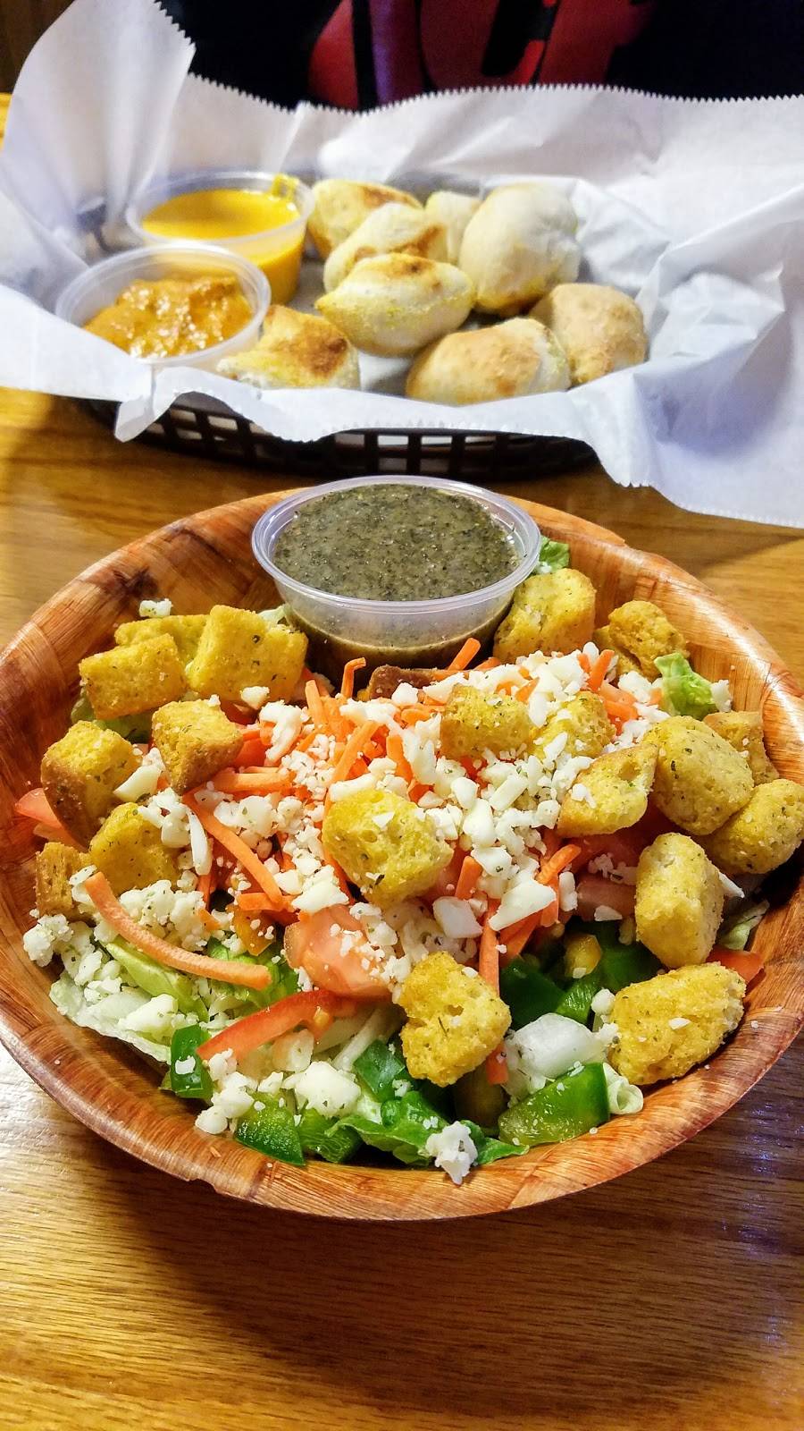 Charlestown Pizza Company | restaurant | 850 Main St, Charlestown, IN 47111, USA | 8122562699 OR +1 812-256-2699