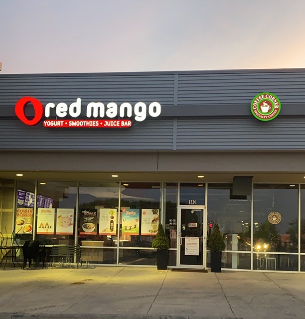 Red Mango | restaurant | 13110 Birch Dr #140, Omaha, NE 68164, USA | 4028843795 OR +1 402-884-3795