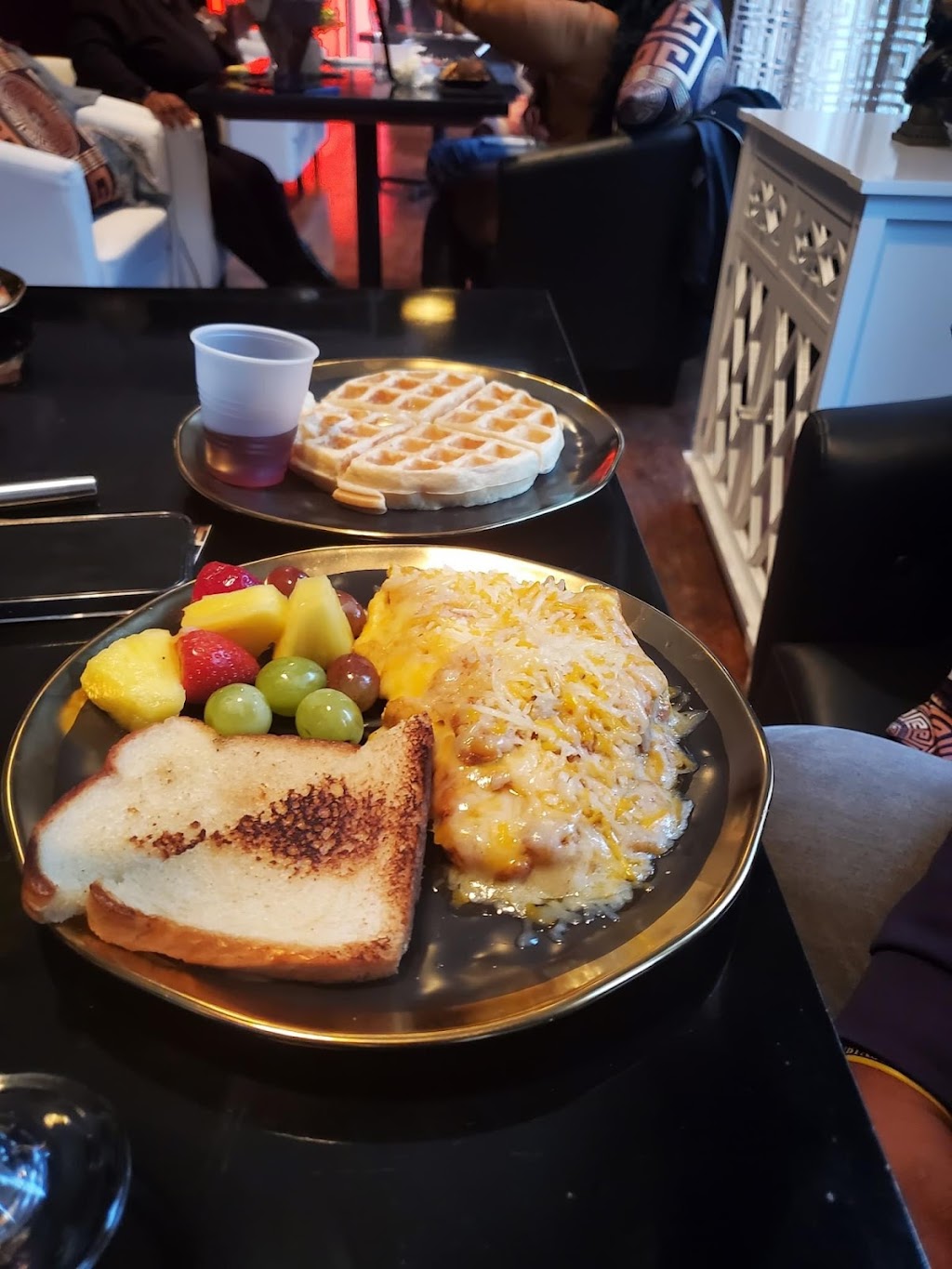 Boujee Bistro | restaurant | 60 N Main St, Memphis, TN 38103, USA | 9017088889 OR +1 901-708-8889