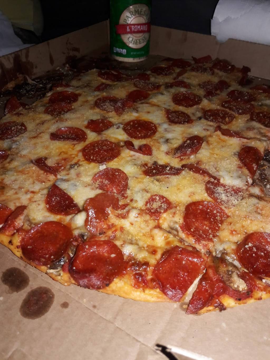 Ace Pizza | restaurant | 27 E 71st St, Chicago, IL 60619, USA | 7739524600 OR +1 773-952-4600