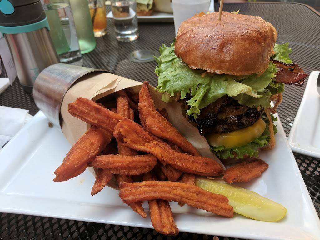 Citizen Burger Bar | restaurant | 212 E Main St, Charlottesville, VA 22902, USA | 4349799944 OR +1 434-979-9944