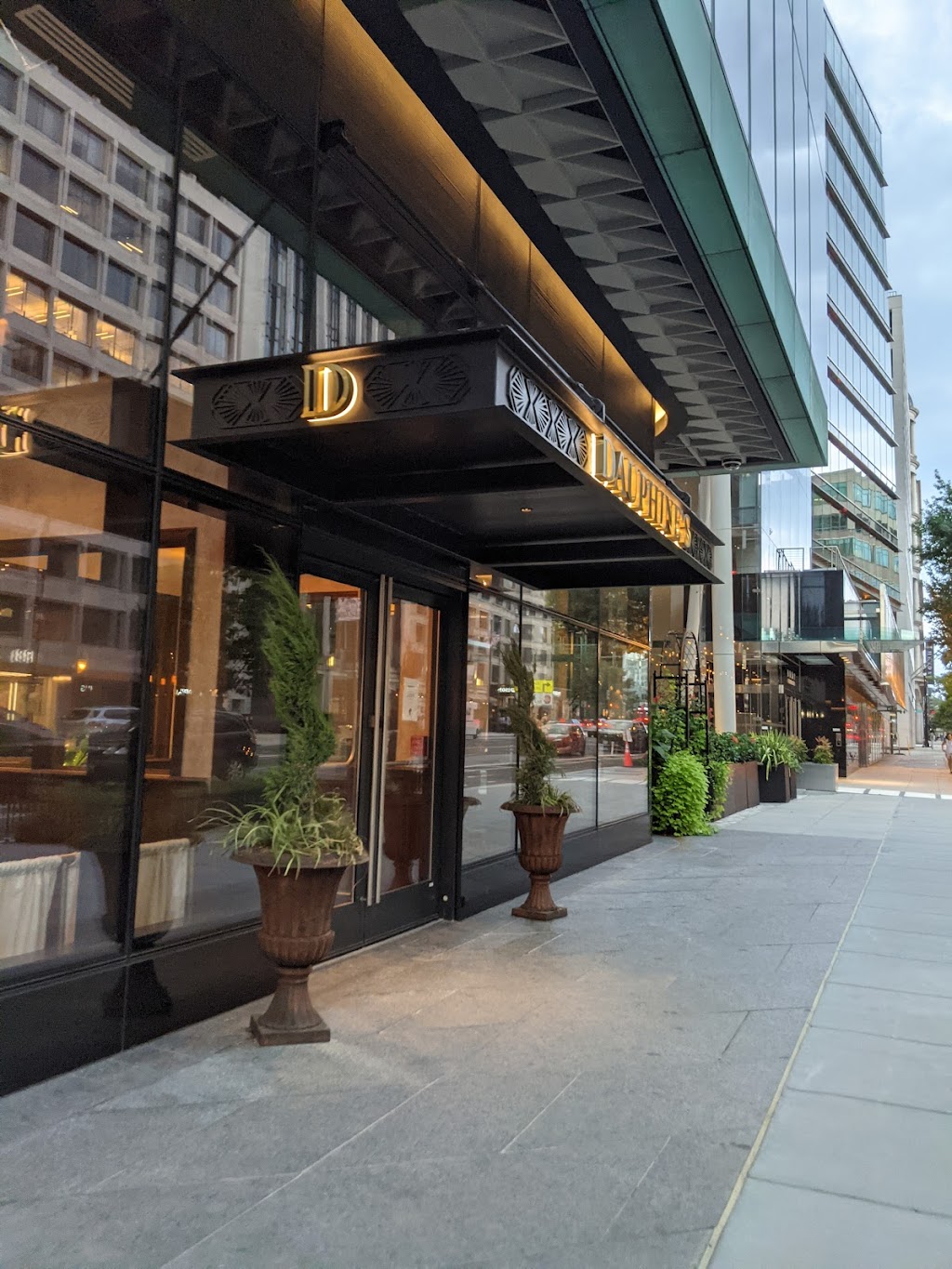 Dauphine’s | restaurant | 1100 15th St NW, Washington, DC 20005, USA | 2027583785 OR +1 202-758-3785