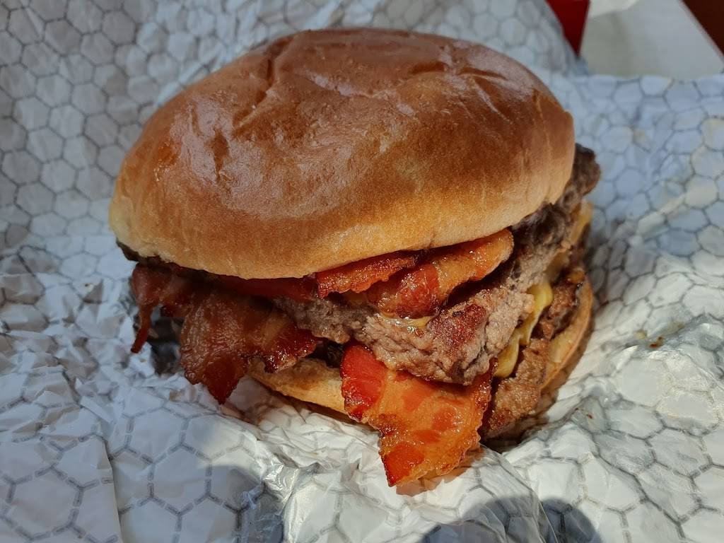 Wendys | restaurant | 8279 Lundys Ln, Niagara Falls, ON L2H 1H5, Canada | 9053570666 OR +1 905-357-0666