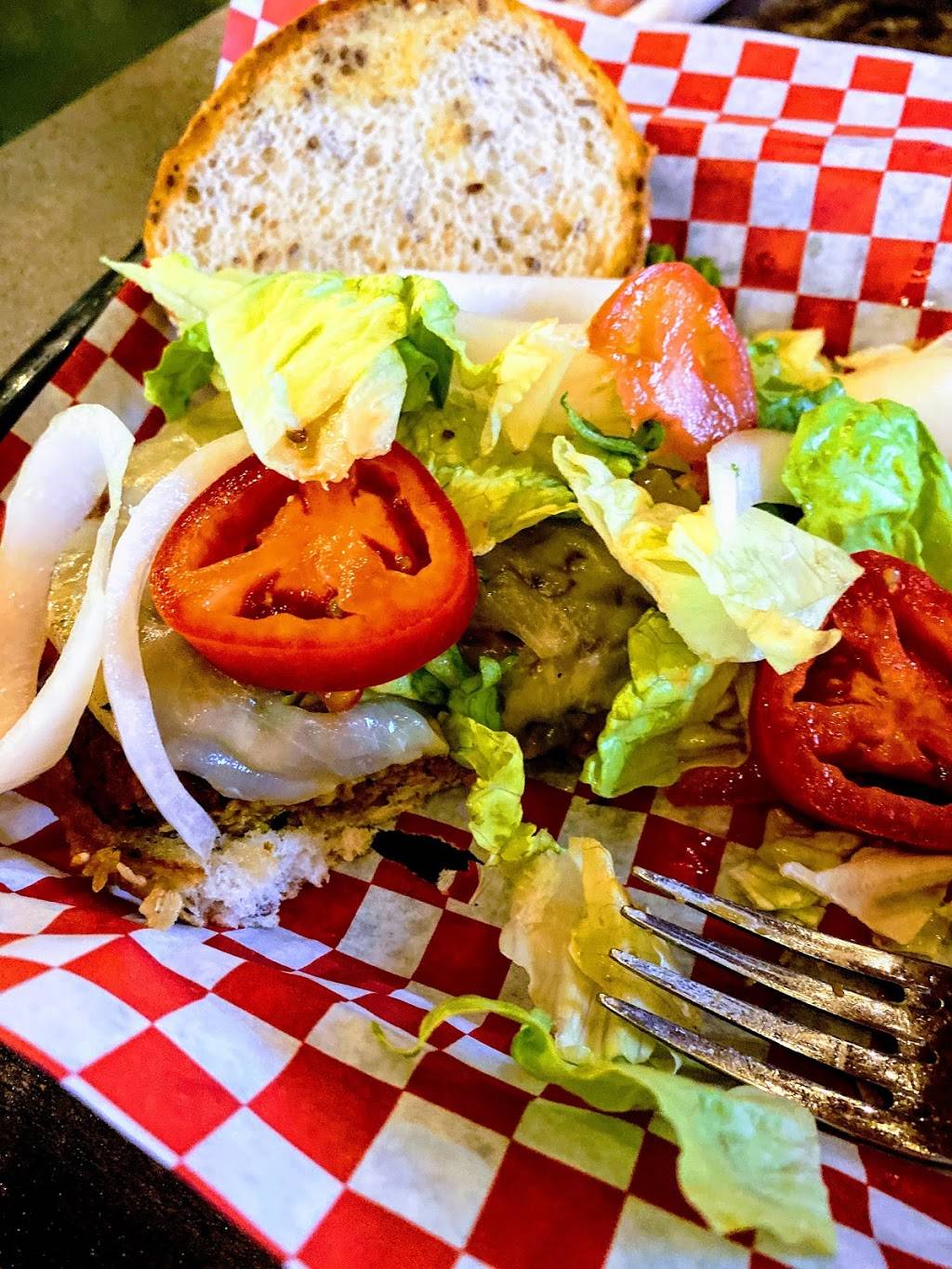 Sugar Hill Cidery | restaurant | 815 Park Ave NW, Norton, VA 24273, USA | 2763257313 OR +1 276-325-7313