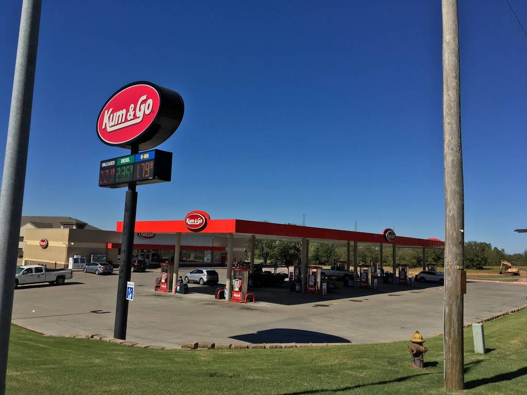 Kum & Go | meal takeaway | 701 S, OK-82, Locust Grove, OK 74352, USA | 9184792210 OR +1 918-479-2210