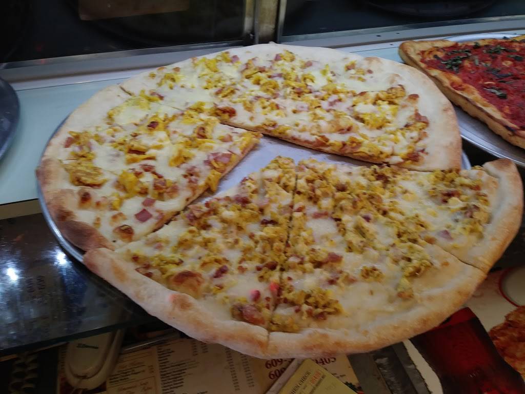 Bella Luna Pizza | meal delivery | 26 NJ-73, Cedar Brook, NJ 08018, USA | 6095617929 OR +1 609-561-7929