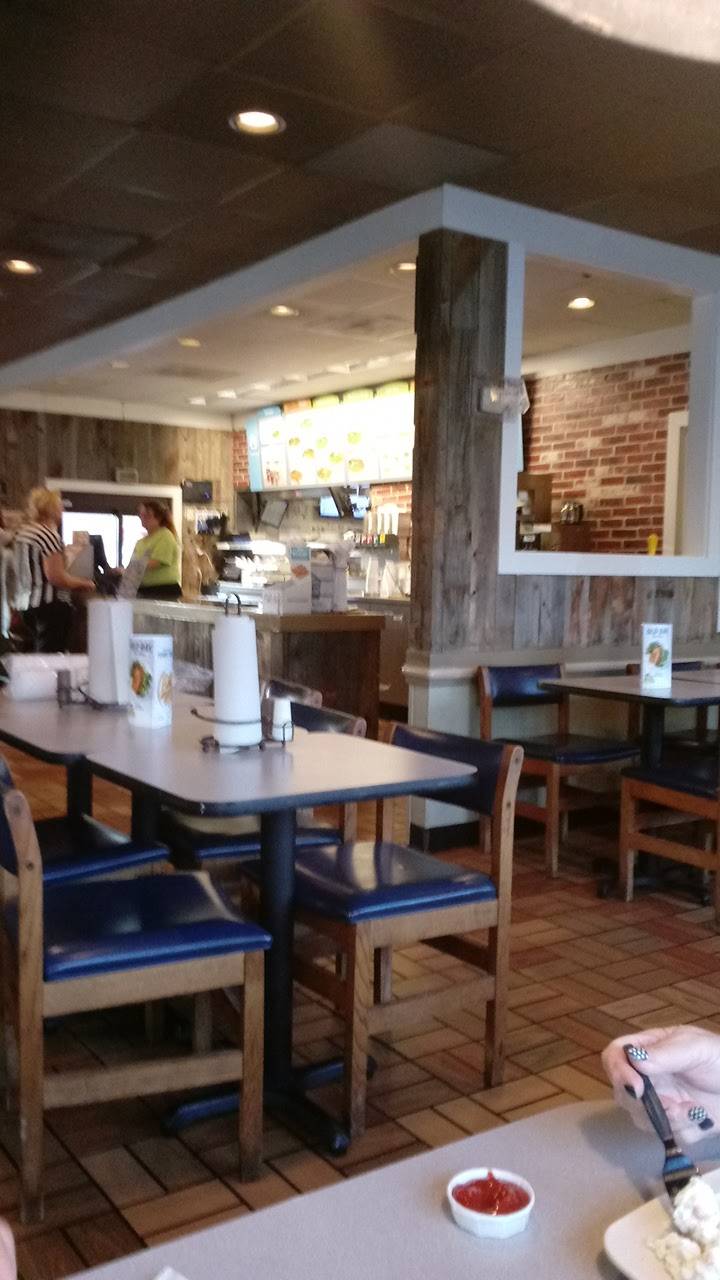 Captain Ds | restaurant | 114 Kanawha Blvd E, Charleston, WV 25301, USA | 3043425956 OR +1 304-342-5956