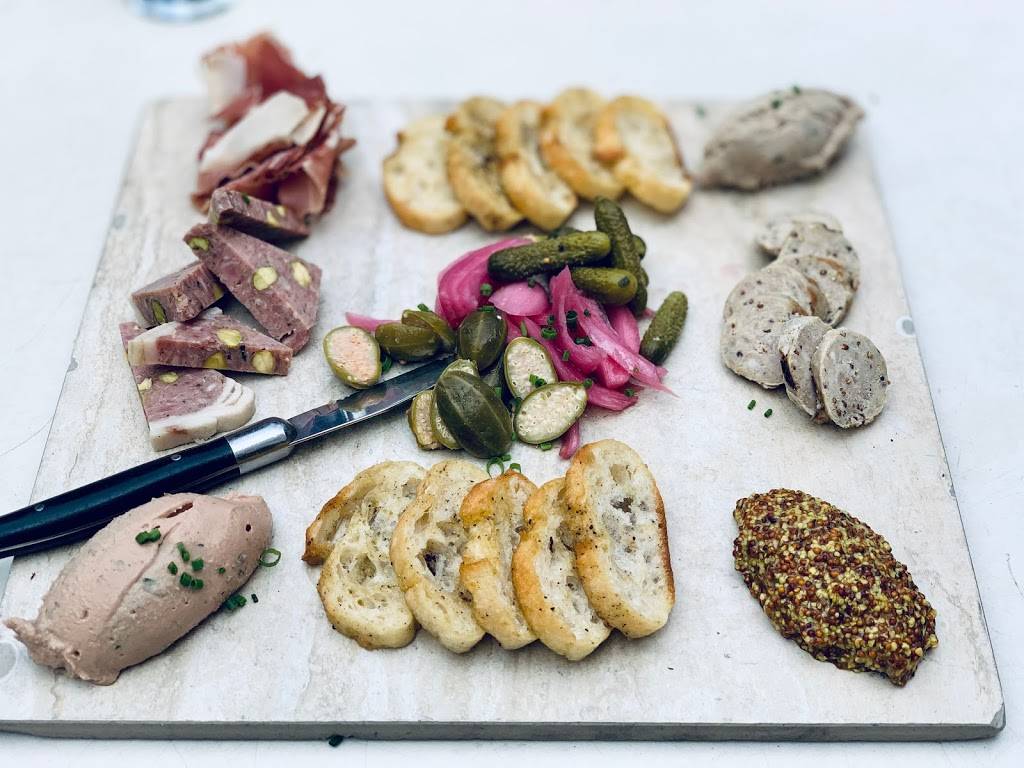 LAlbatros | restaurant | 11401 Bellflower Rd, Cleveland, OH 44106, USA | 2167917880 OR +1 216-791-7880