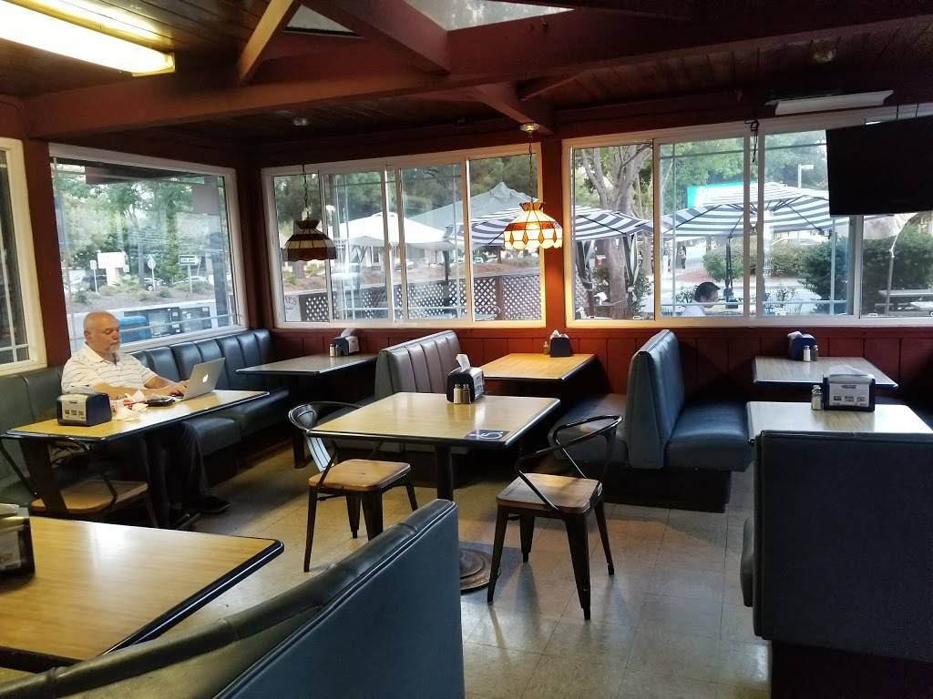 Clarkes Charcoal Broiler | restaurant | 615 W El Camino Real, Mountain View, CA 94040, USA | 6509670851 OR +1 650-967-0851