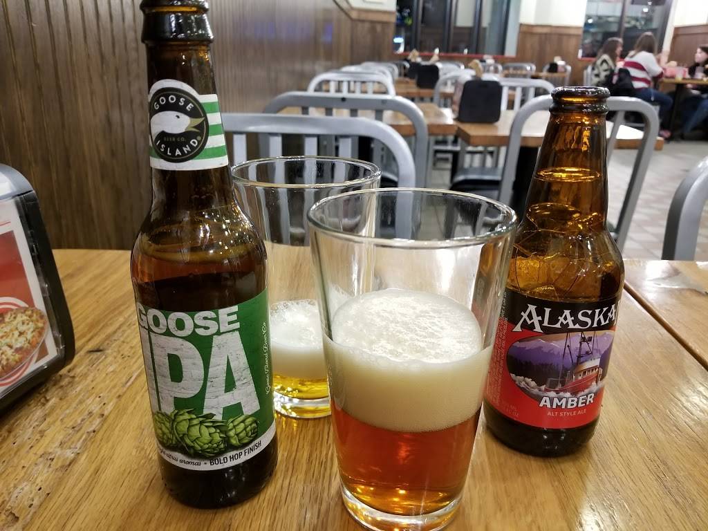 Reds Savoy Pizza | restaurant | 582 Prairie Center Dr, Eden Prairie, MN 55344, USA | 9529443020 OR +1 952-944-3020