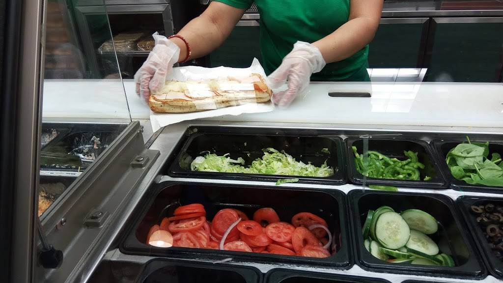 Subway | restaurant | 37 E 25th St, Baltimore, MD 21218, USA | 4106625762 OR +1 410-662-5762