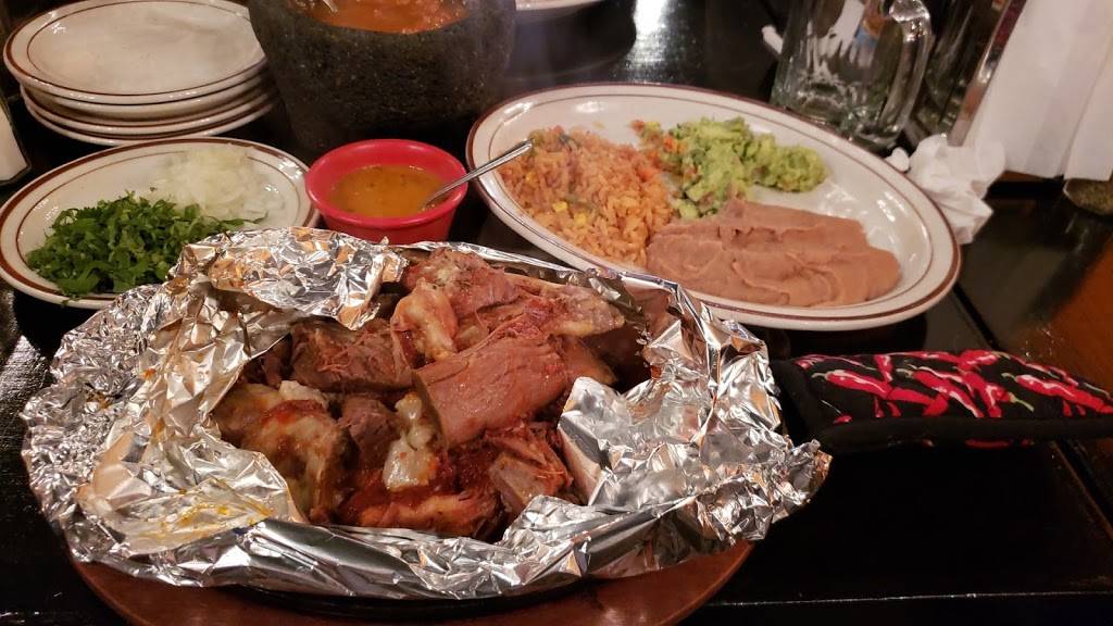 La Casa De Samuel | restaurant | 120 N Genesee St, Waukegan, IL 60085, USA | 8476728730 OR +1 847-672-8730