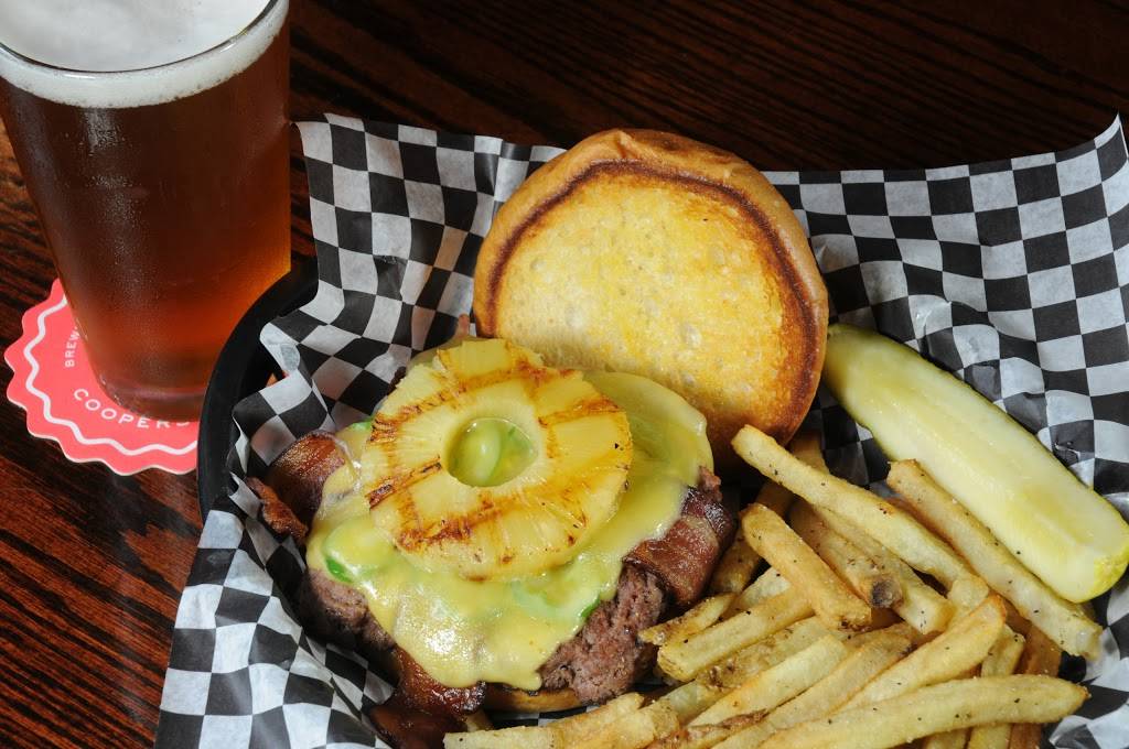 The Bulldog Uptown | restaurant | 2549 Lyndale Ave S, Minneapolis, MN 55403, USA | 6128728893 OR +1 612-872-8893