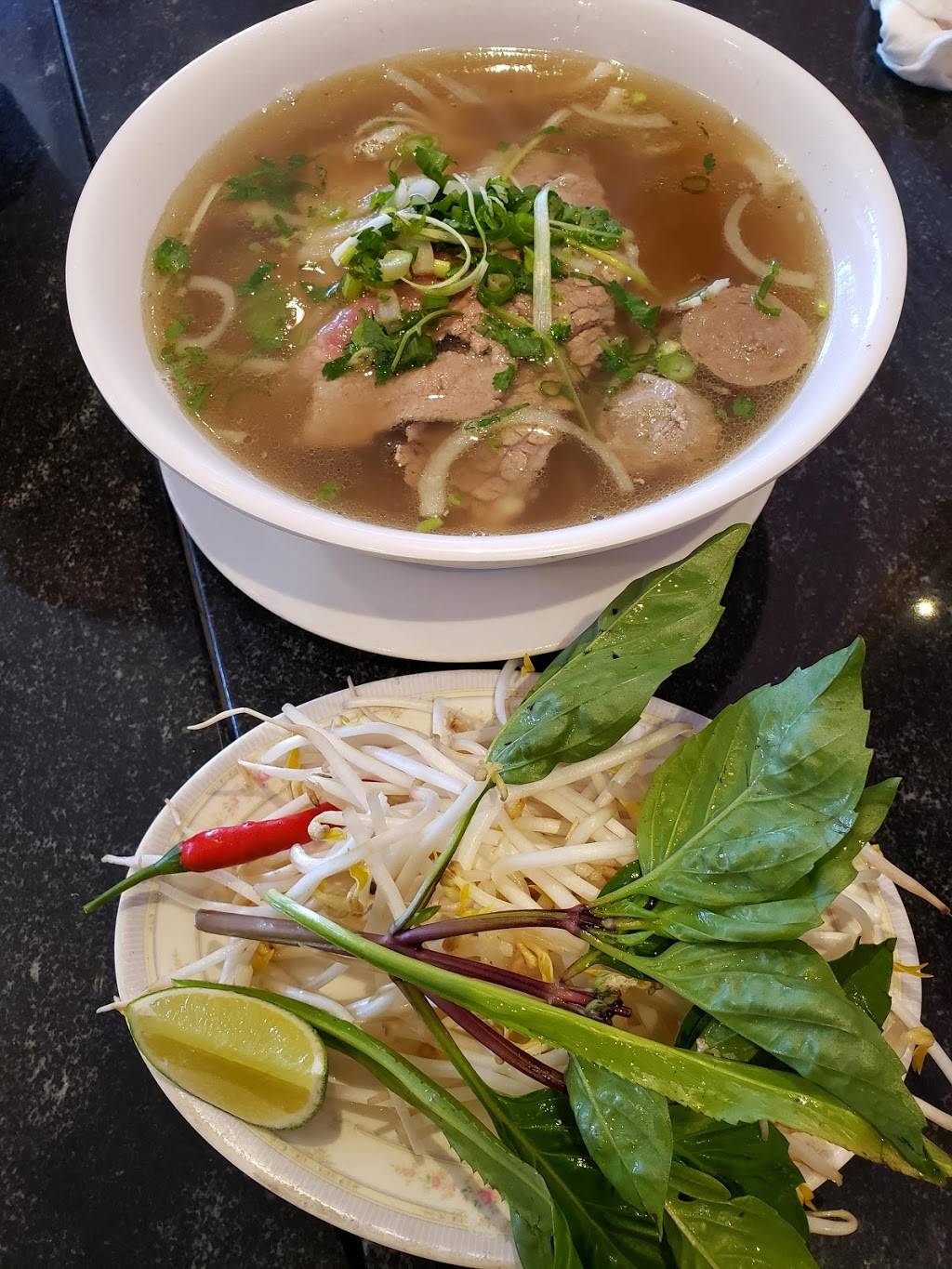Pho Saigon Bangkok Restaurant | restaurant | 2416 St Clair Ave W, Toronto, ON M6N 1L2, Canada | 4167638838 OR +1 416-763-8838