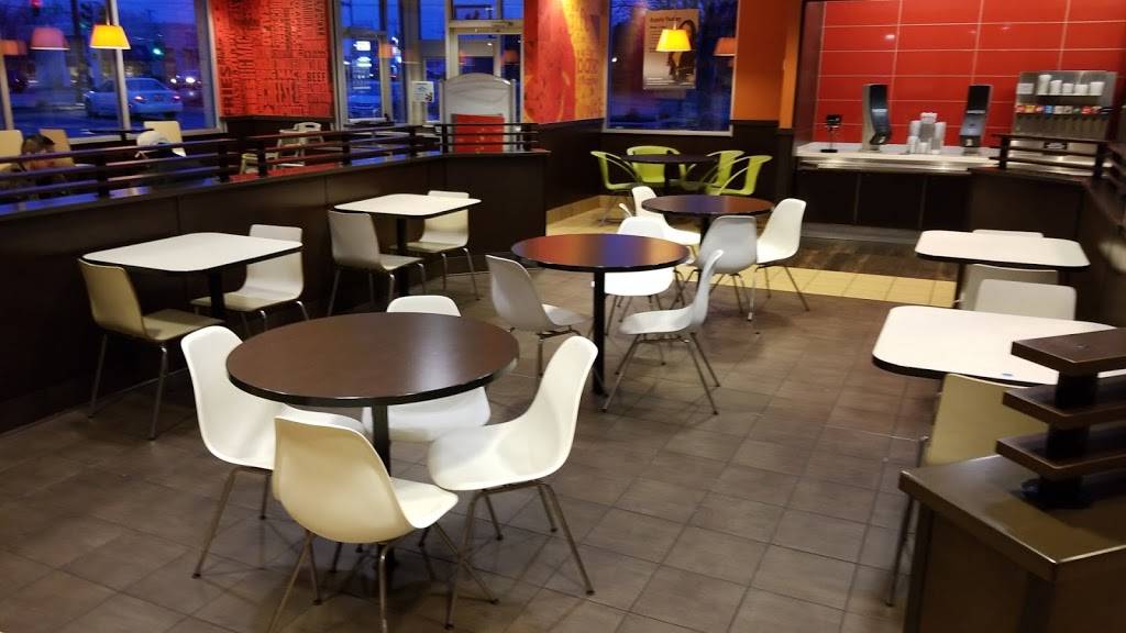 McDonalds | cafe | 4623 E State St, Rockford, IL 61108, USA | 8153974827 OR +1 815-397-4827