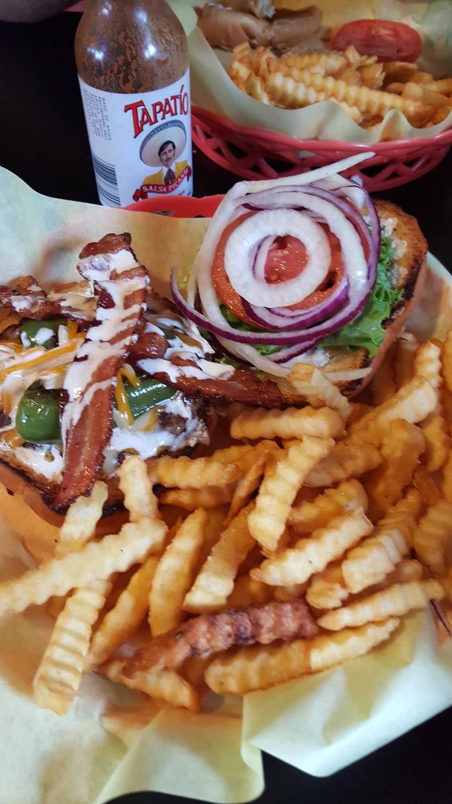 Mikes Grill | restaurant | 1734 N 10th Ave, Hanford, CA 93230, USA | 5595851141 OR +1 559-585-1141