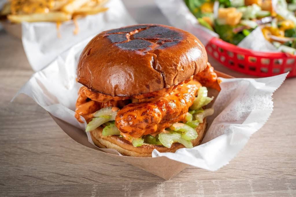 The Fat Shallot Lincoln Park | restaurant | 2468 N Clark St, Chicago, IL 60614, USA | 7736616335 OR +1 773-661-6335