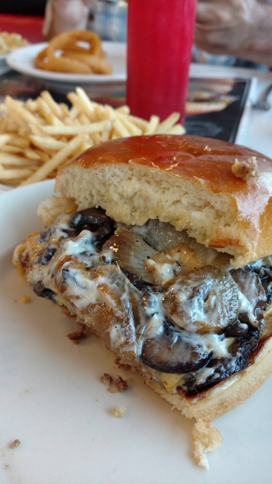 Steak n Shake 2.Go | restaurant | 7230 Woodland Dr, Indianapolis, IN 46278, USA | 3172995043 OR +1 317-299-5043