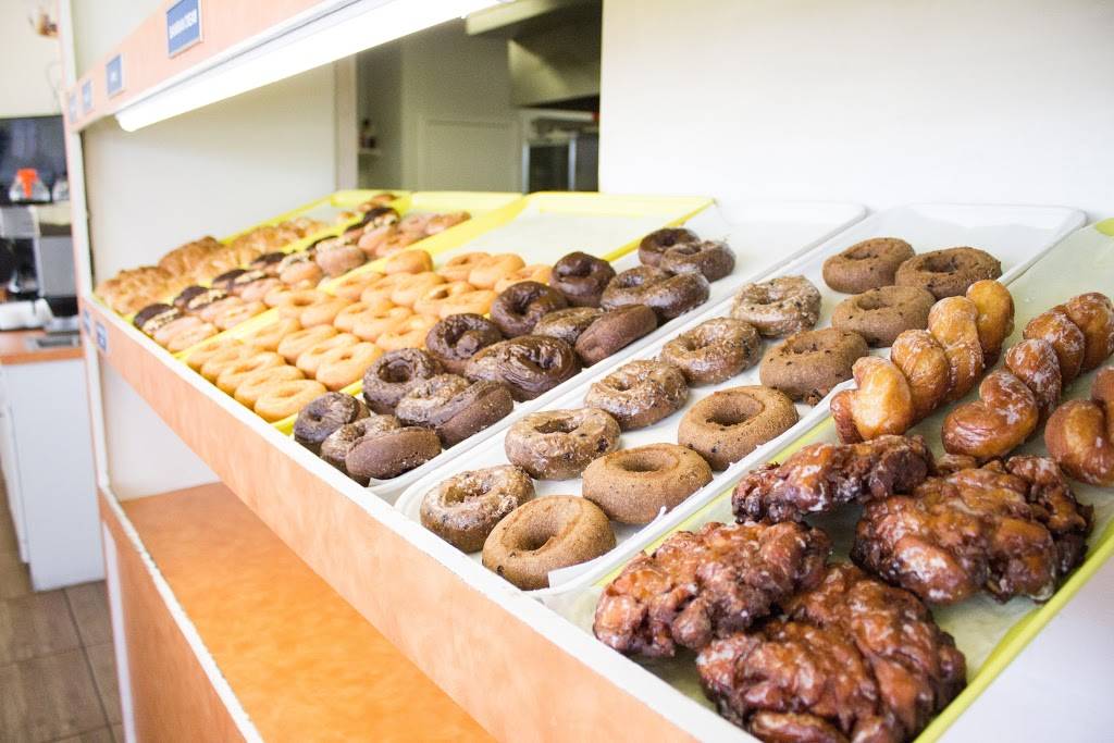 Mary Lee Donut Shops | bakery | 6150 Gulf Fwy, Houston, TX 77023, USA | 7139282869 OR +1 713-928-2869