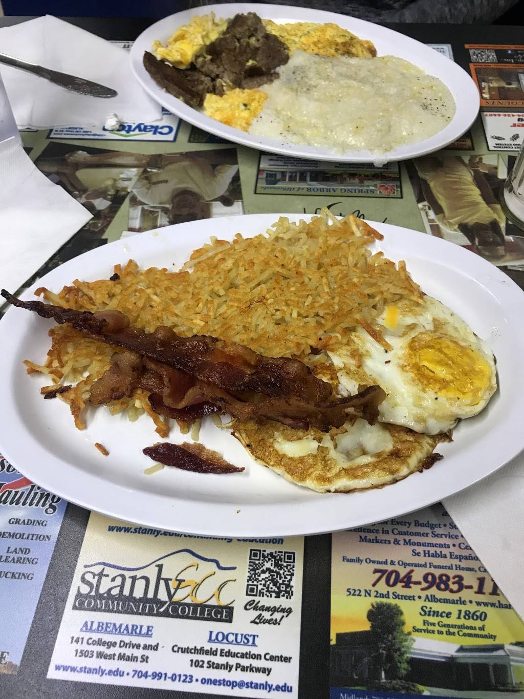 Breakfast Nook | restaurant | 842 S 2nd St, Albemarle, NC 28001, USA | 7049831413 OR +1 704-983-1413