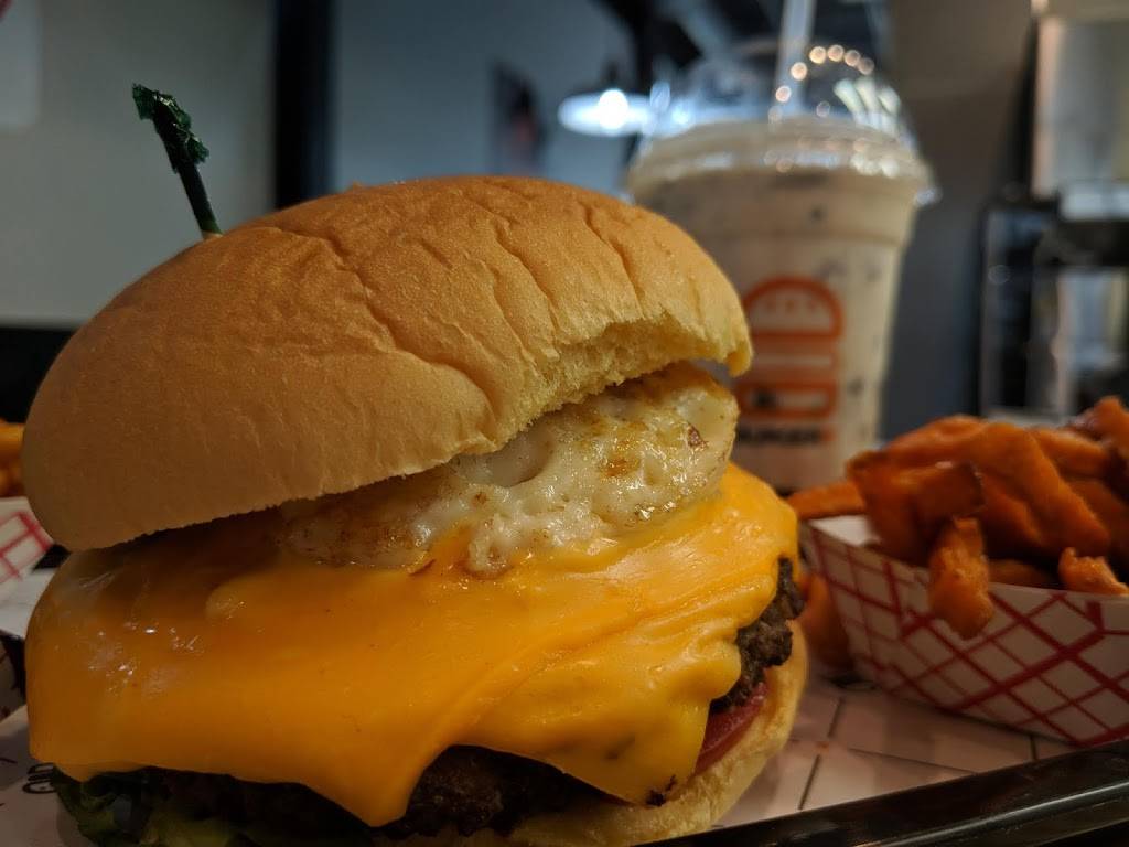 Burgerim Gourmet Burgers | restaurant | 319 E Big Beaver Rd, Troy, MI 48083, USA | 2488175404 OR +1 248-817-5404