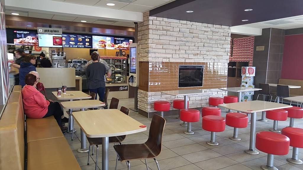 McDonalds | cafe | 475 Centre St N, Napanee, ON K7R 3S4, Canada | 6133549707 OR +1 613-354-9707