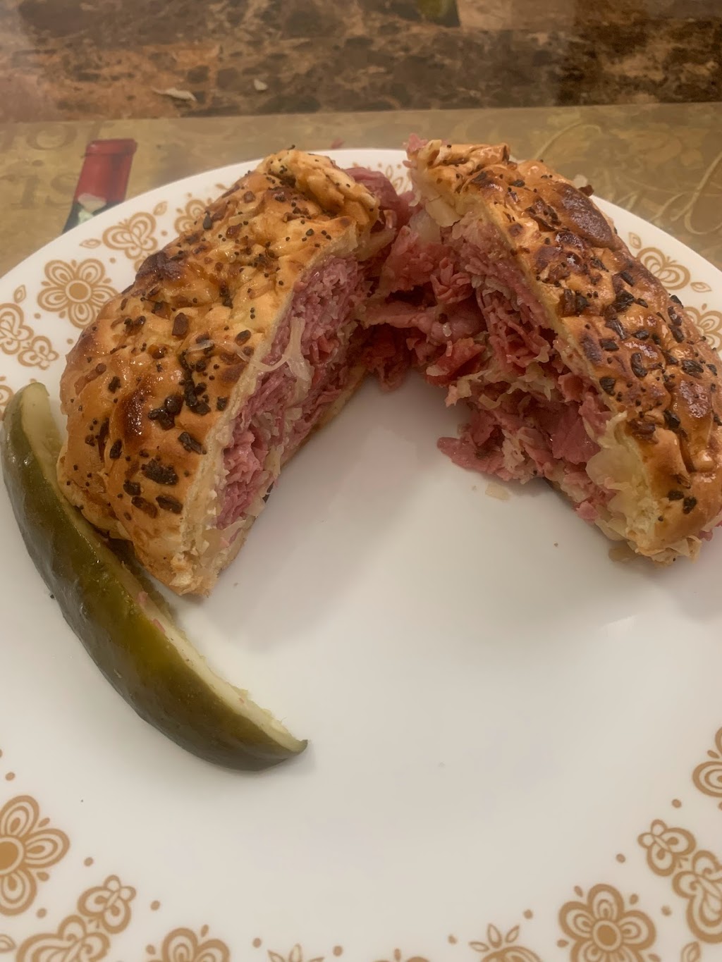 Viks Coney Island | restaurant | 21370 W McNichols Rd, Detroit, MI 48219, USA | 3136336750 OR +1 313-633-6750