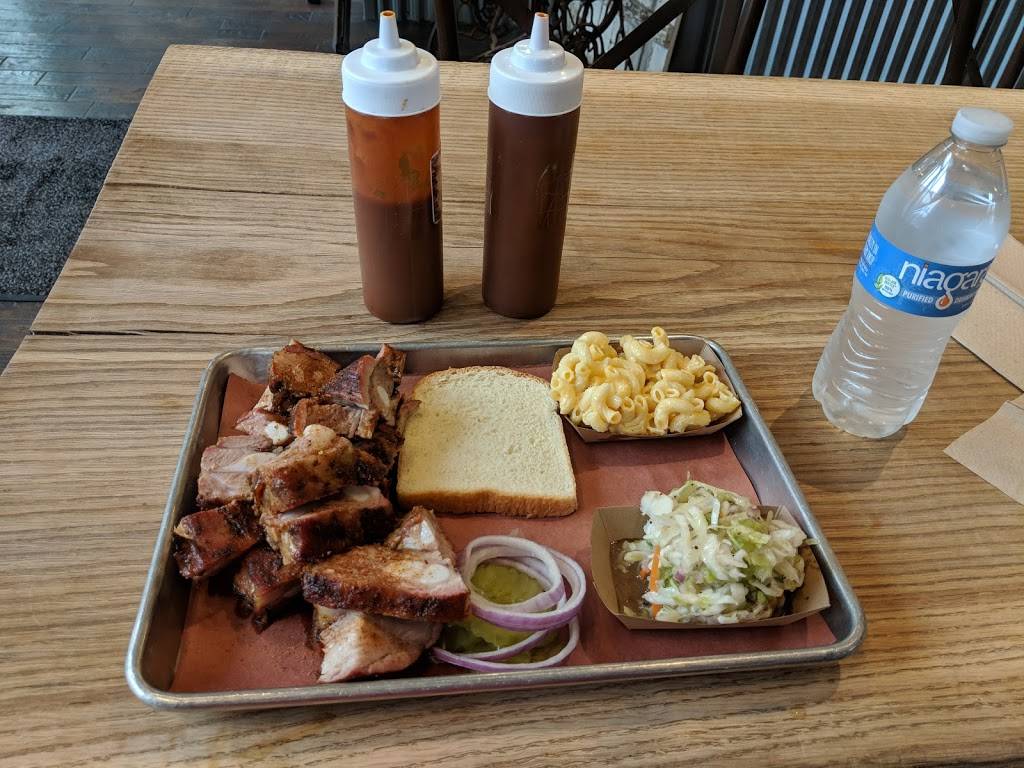 Just Qin Barbecue Restaurant | restaurant | 975 E McMillan St, Cincinnati, OH 45206, USA | 5134526328 OR +1 513-452-6328