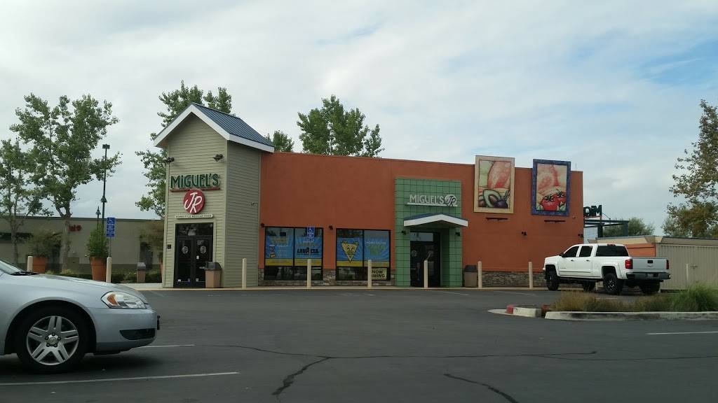 Miguels Jr. | restaurant | 30362 Haun Rd, Menifee, CA 92584, USA | 9516795299 OR +1 951-679-5299