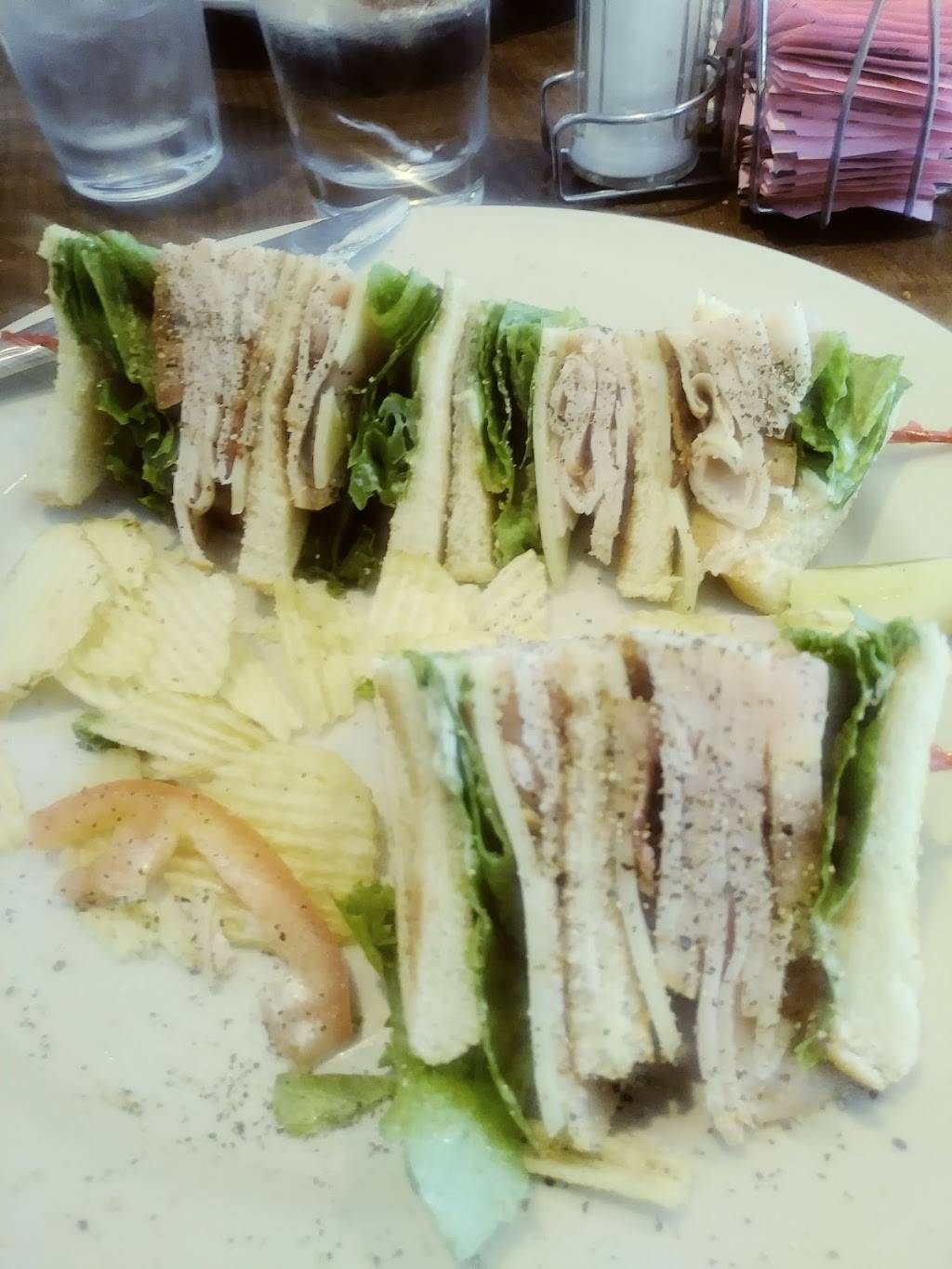 My Friends Restaurant | restaurant | 11616 Detroit Ave, Cleveland, OH 44102, USA | 2162212575 OR +1 216-221-2575