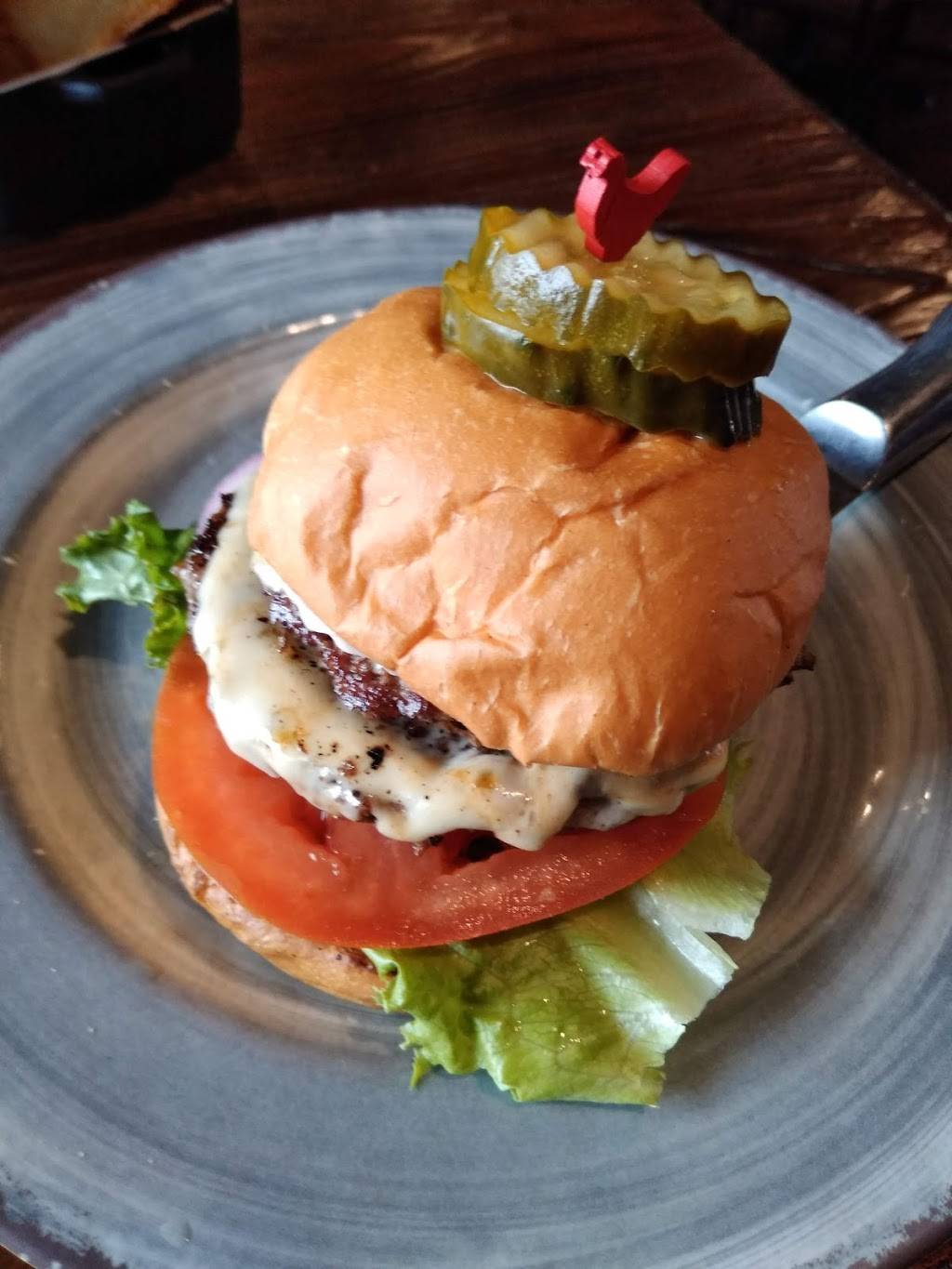 Yankee Tavern | restaurant | 1755 Yankee Doodle Rd, Eagan, MN 55121, USA | 6517568748 OR +1 651-756-8748