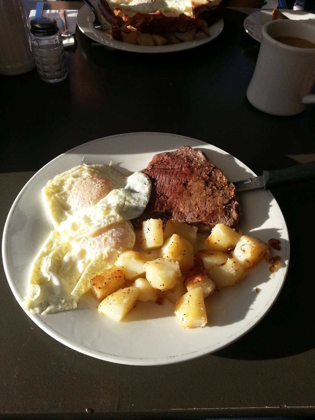 Salt & Pepper | restaurant | 268 Lincoln St, Worcester, MA 01605, USA | 5087551113 OR +1 508-755-1113