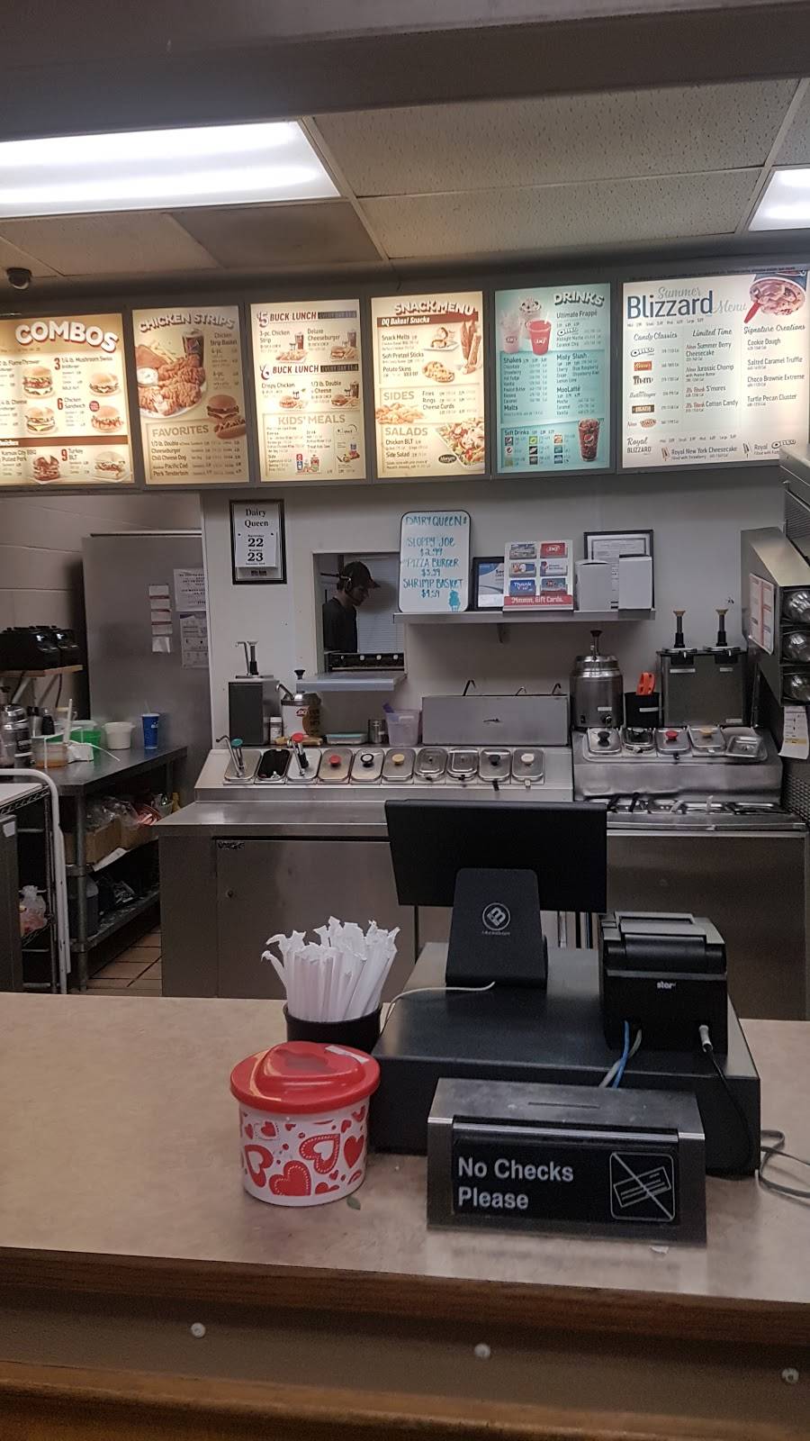 Dairy Queen | restaurant | 2100 6th St SW, Cedar Rapids, IA 52404, USA | 3193620785 OR +1 319-362-0785