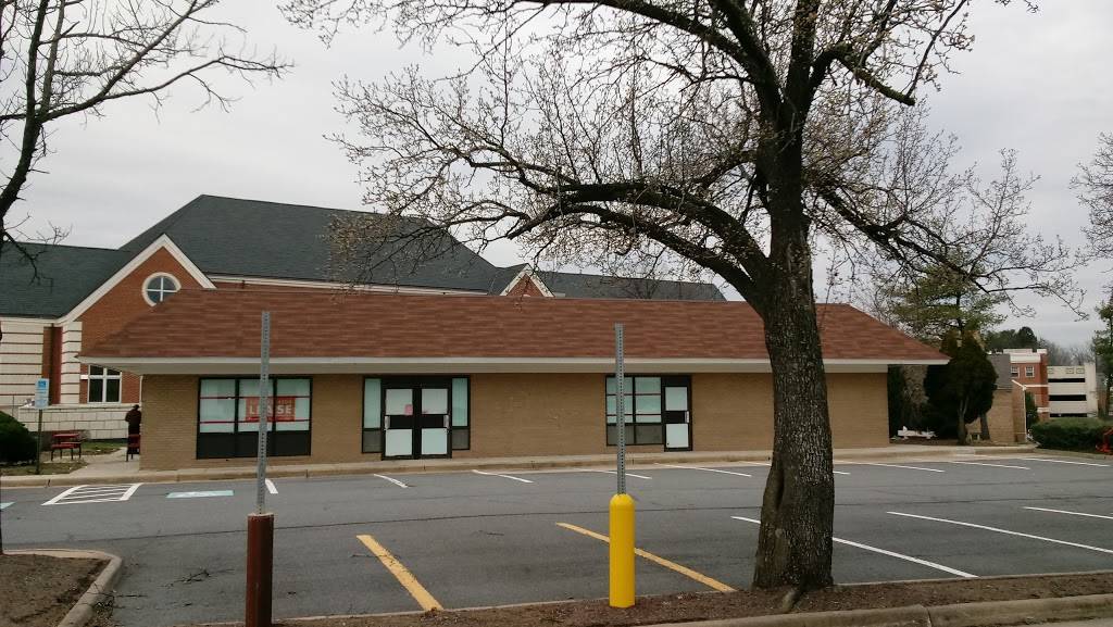 McDonalds | restaurant | 3924 Old Lee Hwy, Fairfax, VA 22030, USA | 7032737570 OR +1 703-273-7570