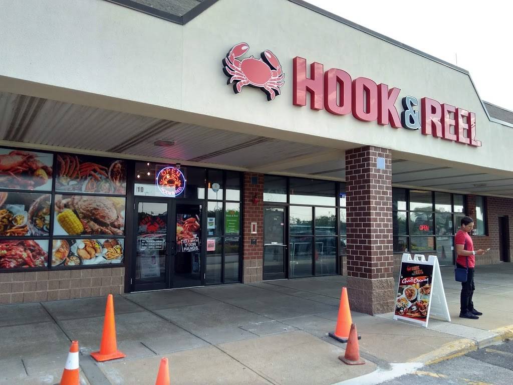 Hook & Reel Cajun Seafood Restaurant and Bar | restaurant | 151 Veterans Of Foreign Wars Pkwy #10, Revere, MA 02151, USA | 7816291919 OR +1 781-629-1919