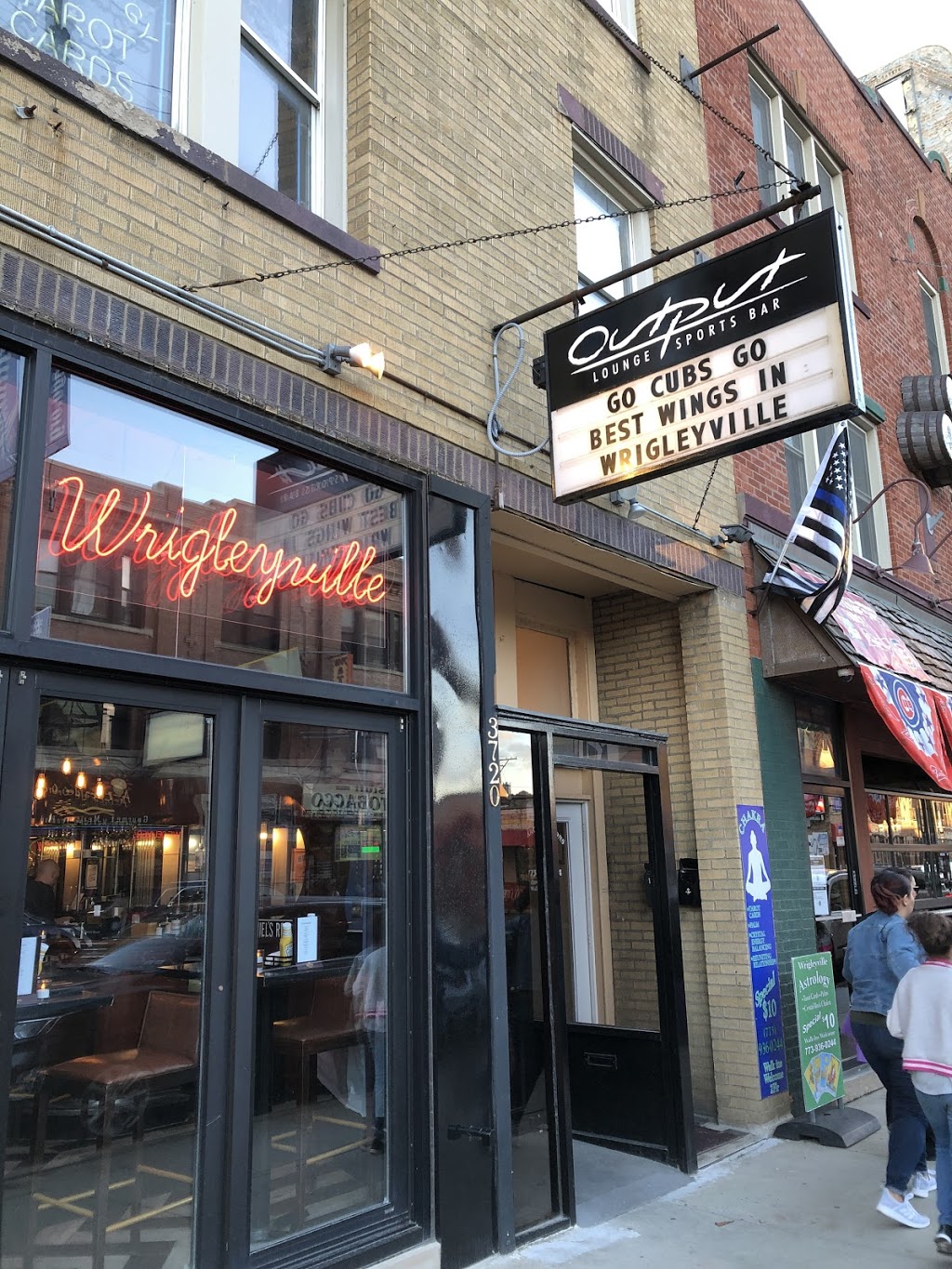 Output lounge | restaurant | 3720 N Clark St, Chicago, IL 60613, USA | 7736878658 OR +1 773-687-8658