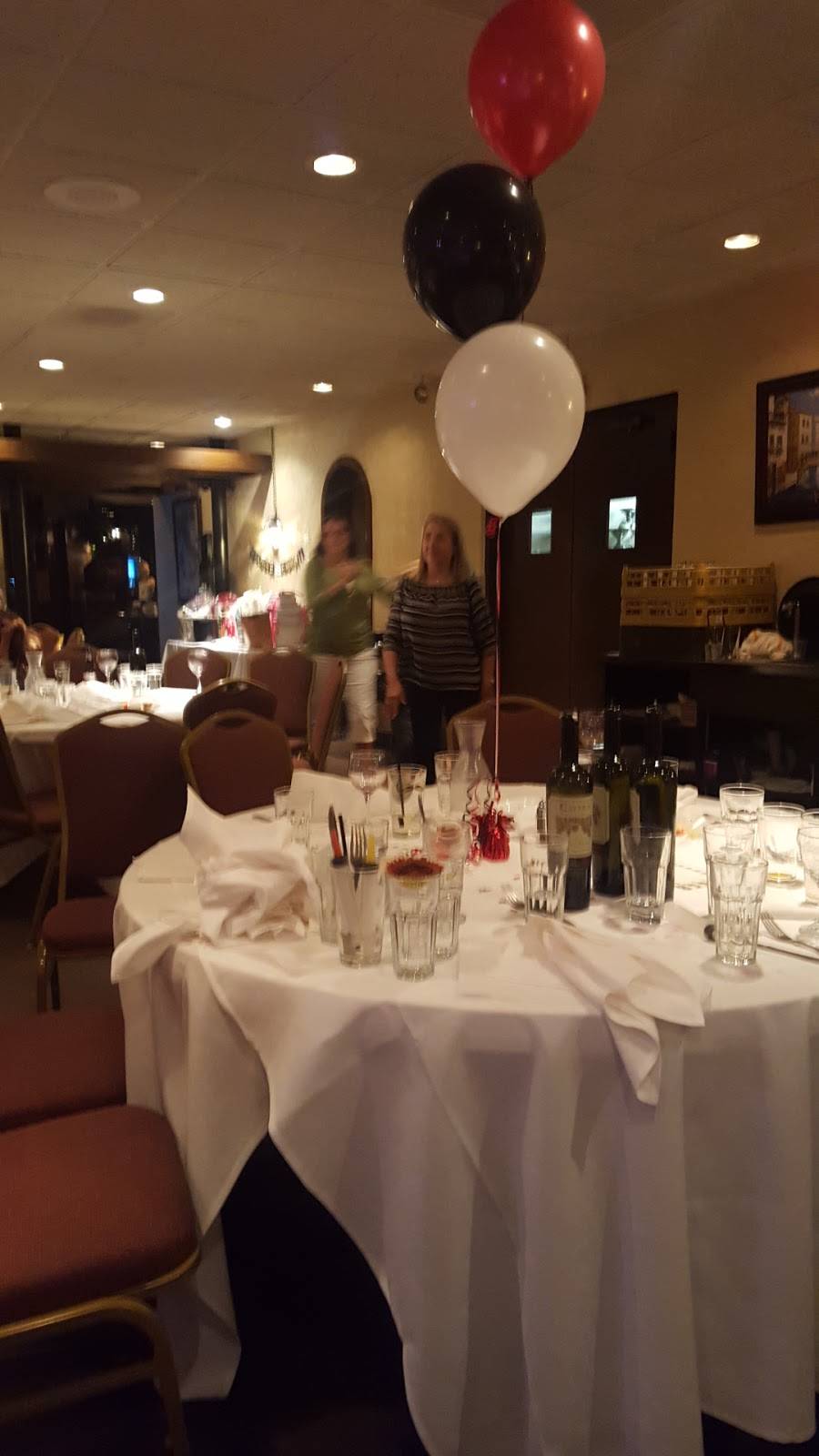 Stellas Casa Capri | restaurant | 2129 Birch Rd, Kenosha, WI 53140, USA | 2625517171 OR +1 262-551-7171