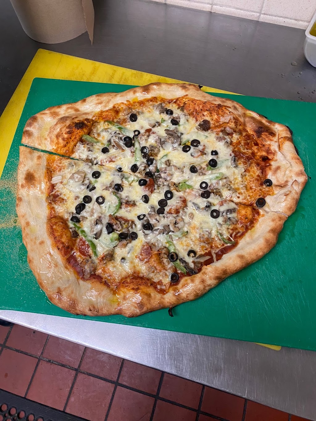 Gladiator Arcade & Pizzeria | restaurant | 1930 Oliver, Wichita, KS 67218, USA | 3163028714 OR +1 316-302-8714