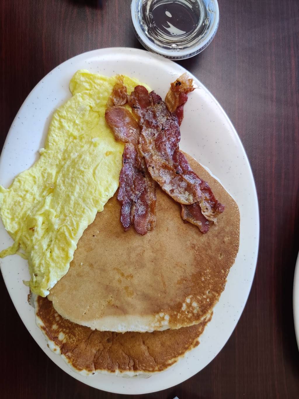 John and Loreta Family Restaurant | restaurant | 6030 Broadview Rd, Parma, OH 44134, USA | 4408570571 OR +1 440-857-0571