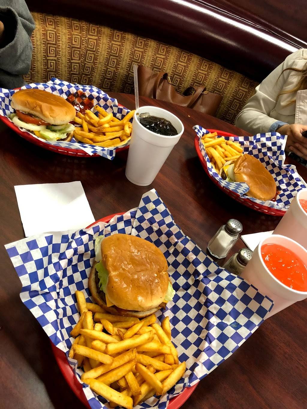 Bos Spuds & Burgers | meal takeaway | 12895 Josey Ln, Farmers Branch, TX 75234, USA | 9722437783 OR +1 972-243-7783