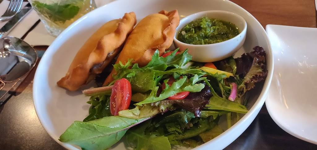 Romy’s Restaurant & Lounge | restaurant | 15218 Yonge St, Aurora, ON L4G 1L9, Canada | 9055037669 OR +1 905-503-7669