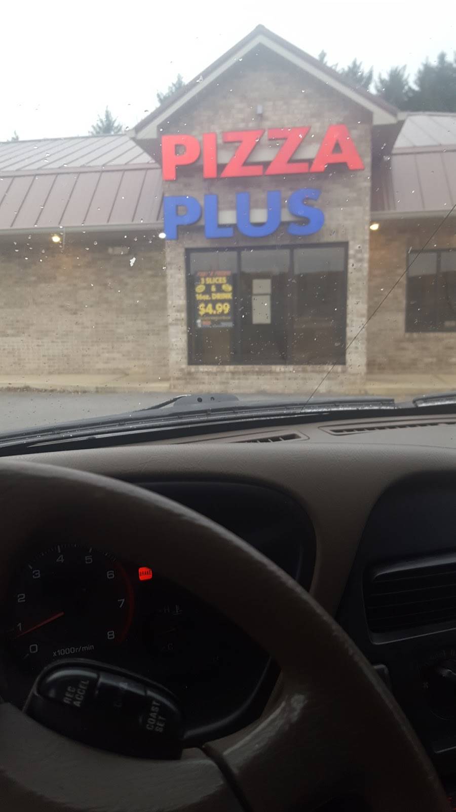 Pizza Plus, Airport Parkway | restaurant | 2492 TN-75, Blountville, TN 37617, USA | 4232122600 OR +1 423-212-2600