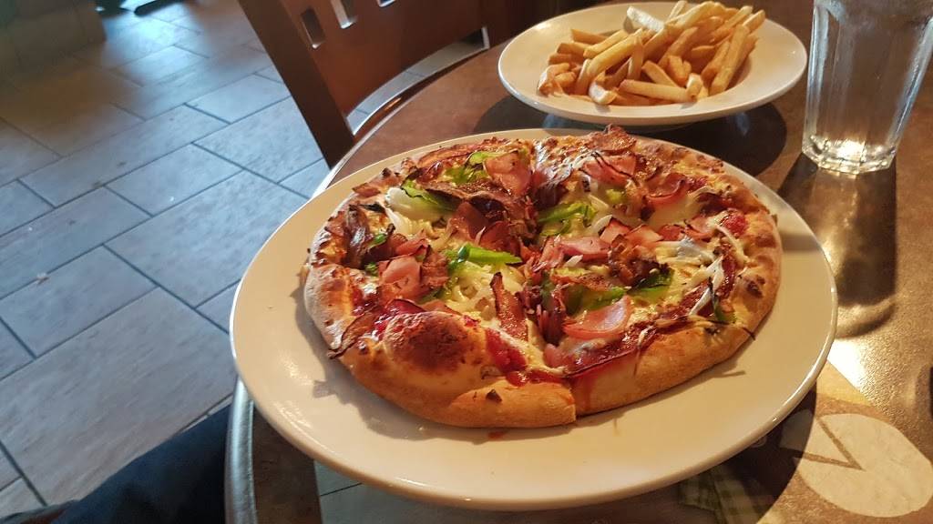 Mikes | restaurant | 199 Boul Labelle, Rosemère, QC J7A 2H2, Canada | 4504193303 OR +1 450-419-3303