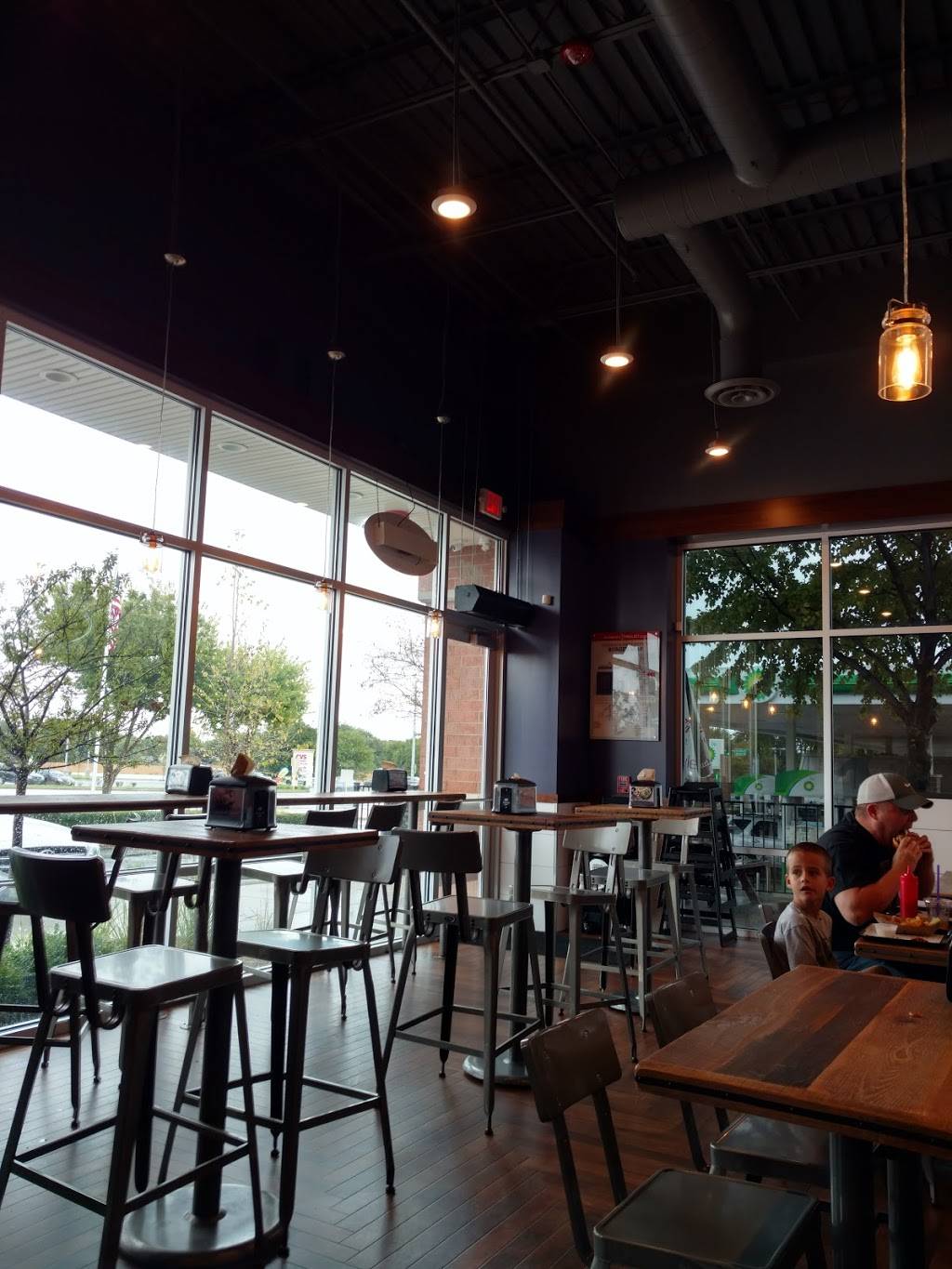 Urban Counter - St Charles | restaurant | 1825 Lincoln Hwy, St. Charles, IL 60174, USA | 6304020470 OR +1 630-402-0470