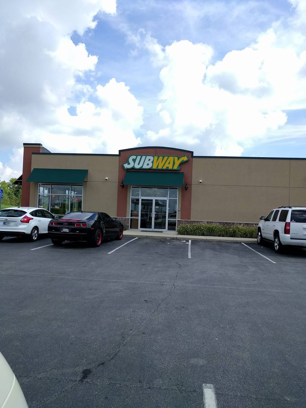 Subway Restaurants | restaurant | 8420 Belfast Drive #16, Indianapolis, IN 46241, USA | 3178565049 OR +1 317-856-5049