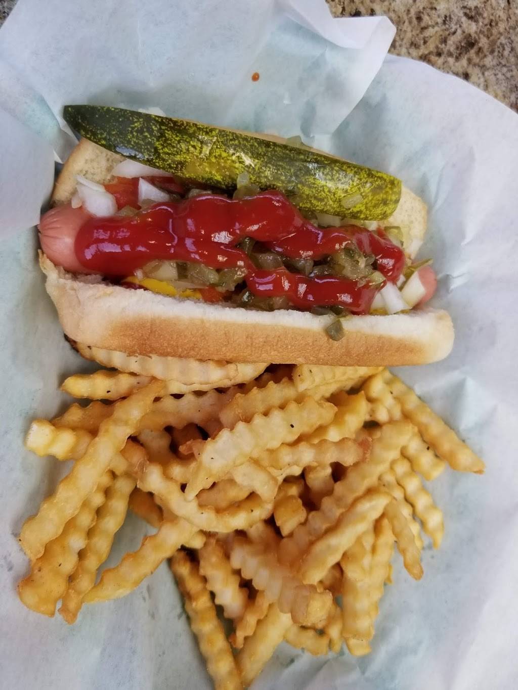 Mr Js Hot Dogs & Gyros | restaurant | 111 E Bridge St, Streator, IL 61364, USA | 8156721020 OR +1 815-672-1020