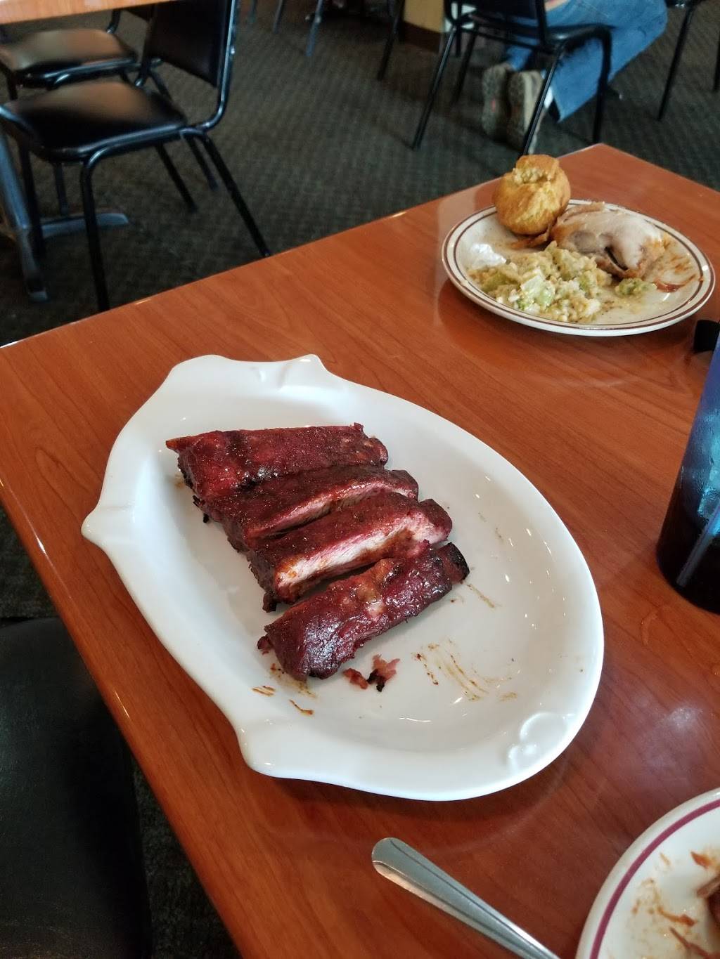 Bill & Daves Smokin Pit | restaurant | 1527 11th St, Tell City, IN 47586, USA | 8125479900 OR +1 812-547-9900